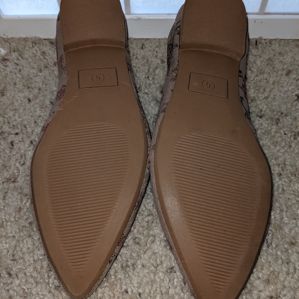 American Rag Pointed Ballet Flats - Picture 4 of 7